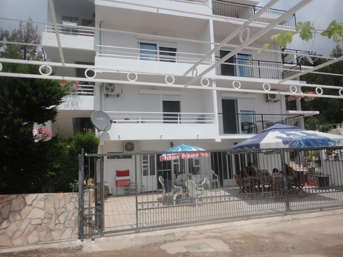Brankas Apartments Bar Kültér fotó
